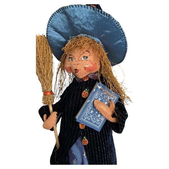 Annalee Witch Doll 10” Halloween Figure Broom Hat Book Decoration 2007 Vintage - Picture 8 of 11
